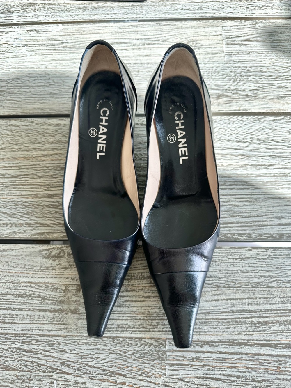 CHANEL Black Pointed-Toe Leather Pumps